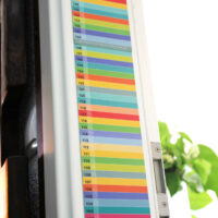 Bunte Messlatte für Kinder Messleiste aus Pappe „Mannometer“ Kinderzimmerdekoration Farbvariante multicolor