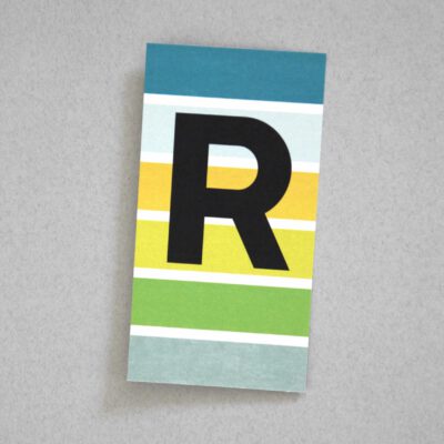bunt gestreifte Postkarte Buchstabe R Alphabet